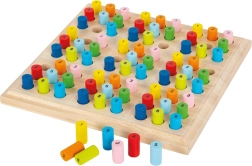 Medinis sudoku su spalvotais voleliais