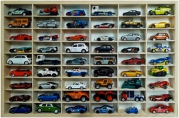 Medinė lentyna mašinėlėms su 54 skyreliais