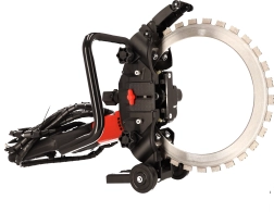 Nešiojama žiedinė betono pjovimo mašina 6000 W – juoda
