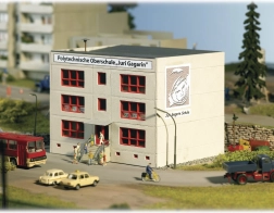 Piko Authentic Edition politechnikos mokykla – H0 statybinis rinkinys