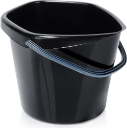 Plastic black bucket 5 l