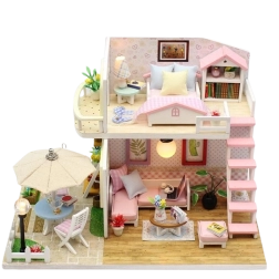 Medinis lėlių namelis surinkimui su LED, 19,5 cm