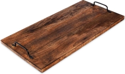 Medinė serviravimo lentelė su metalinėmis rankenomis 56 × 29,5 cm