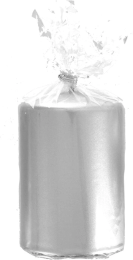 Cilindrinė žvakė su metaliniu sidabriniu blizgesiu 7 × 10 cm