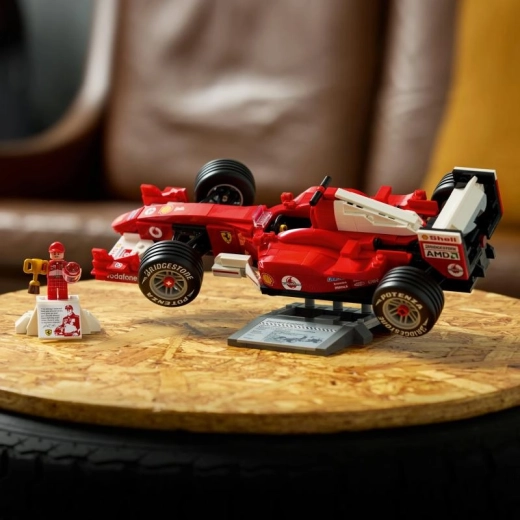 Michael Schumacher minifigūrėlė su podiumu
