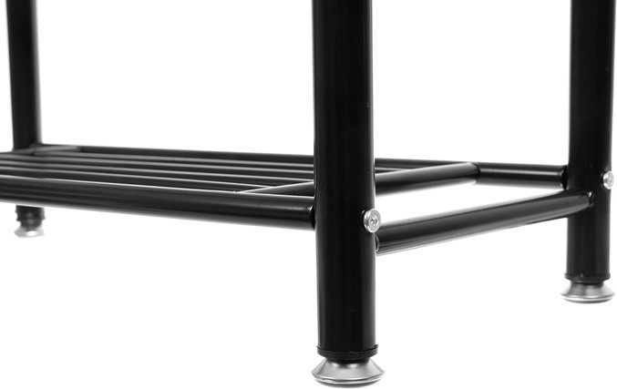 Stable metal construction with adjustable feet