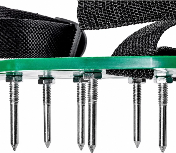 Easy fastening thanks to adjustable straps