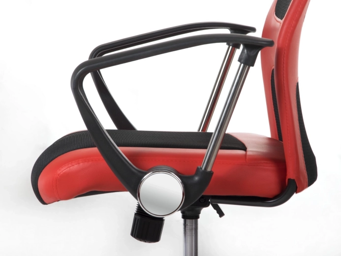 TILT mechanizmas, aukščio reguliavimas ir stabilus chromuotas pagrindas