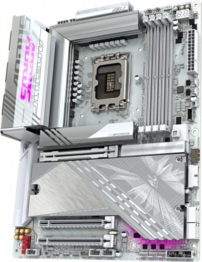 PCIe 5.0 x16 ir 5× M.2 bekompromisiam greičiui