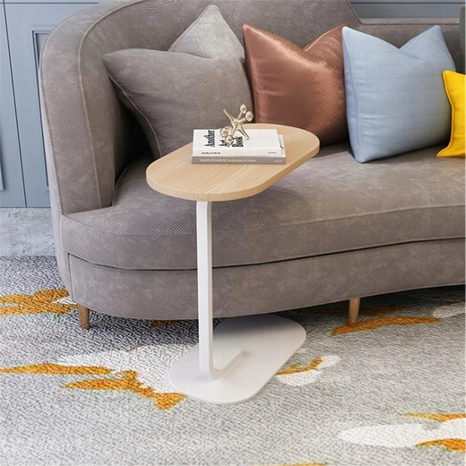 Stilingas šviesus medis