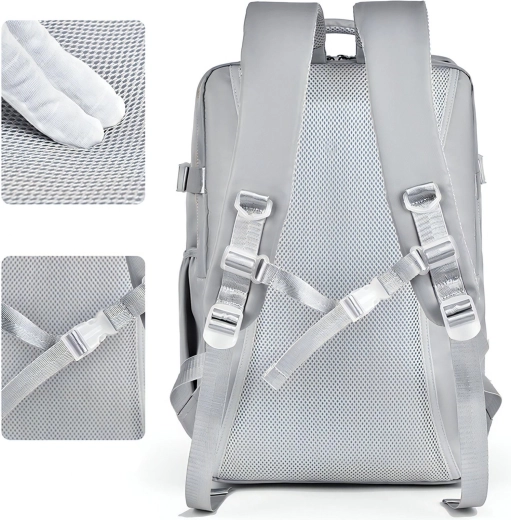 Comfortable carrying thanks to padded straps and a chest strap