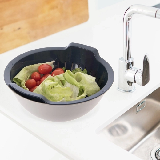 Patogu naudoti prie kriauklės ir ant stalviršio