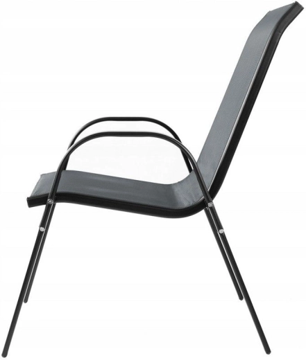 Comfort thanks to armrests and a relaxed shape