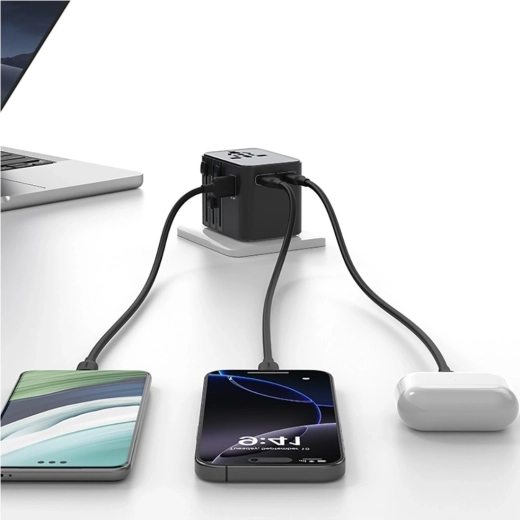 Charge up to 4 devices at the same time
