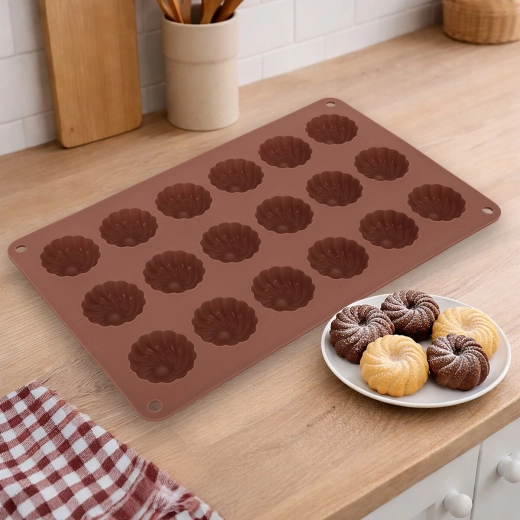 18 mini ring cakes at once