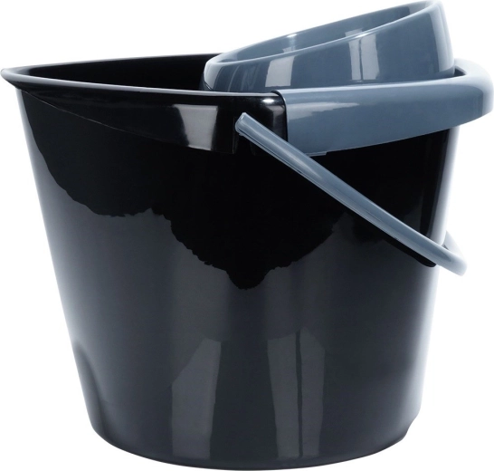 Shaped spout for clean pouring