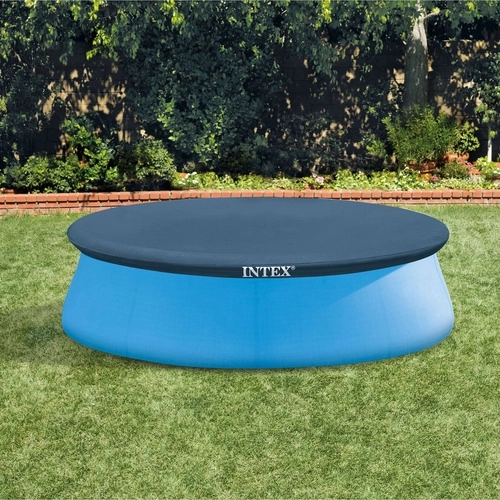 Protection of water from dirt and reduced evaporation