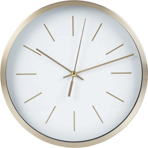 Clear dial and easy time reading