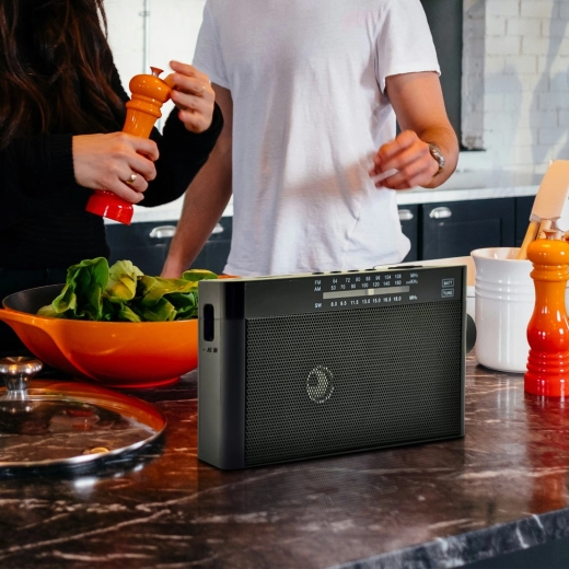 Bluetooth playback without cables