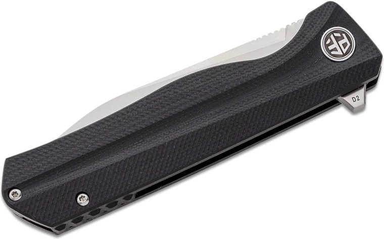 High-performance D2 steel blade with satin finish