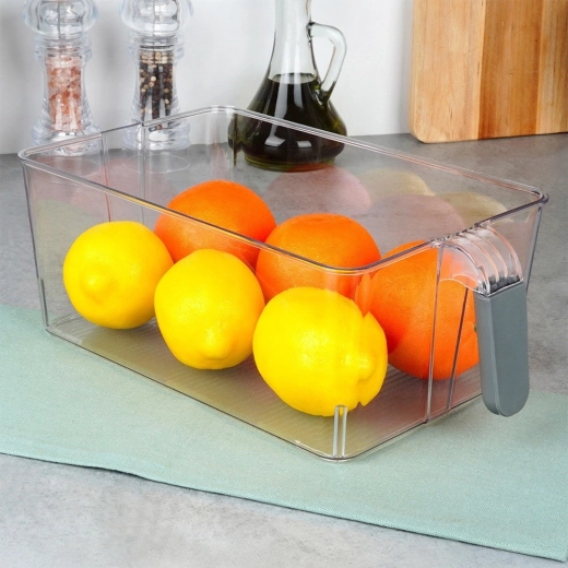 Easy sliding thanks to the comfortable handle