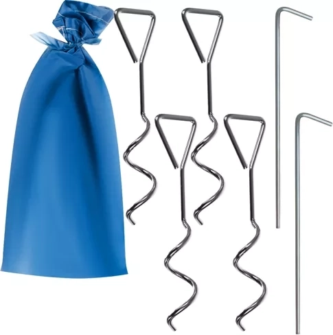 Accessories including pegs and a carry case