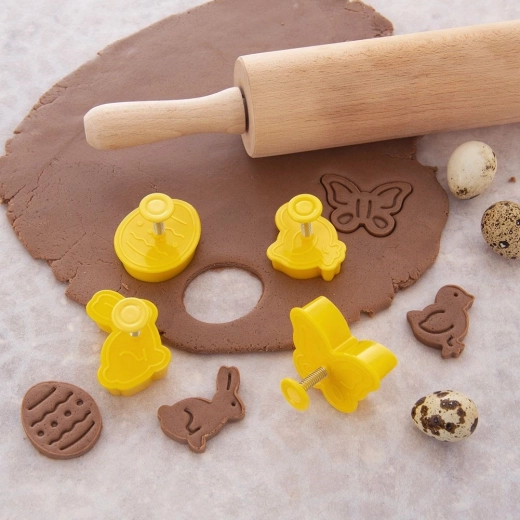 Cutting and decorating with one press