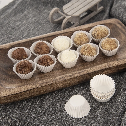 Hygienic serving of small sweets