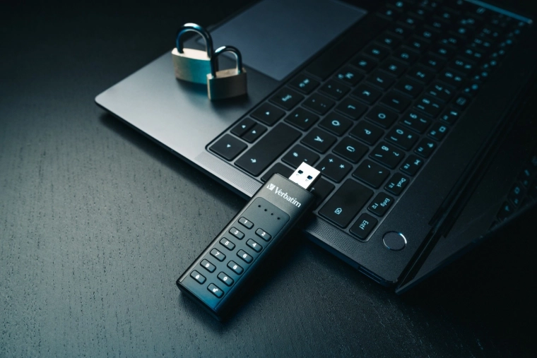 Protection against code guessing and fast USB 3.2 Gen 1