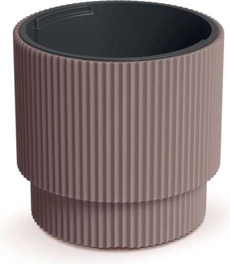 Practical removable insert with handles