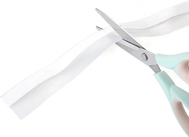 Lengvas lipnus montavimas be įrankių