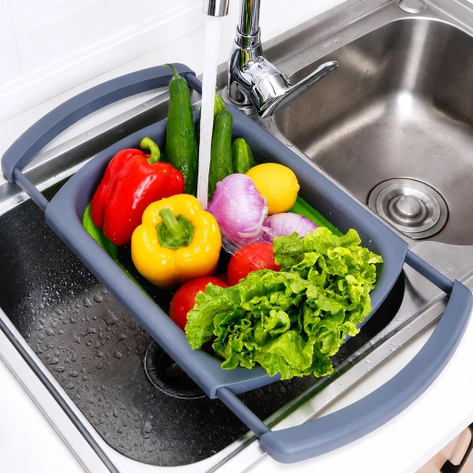 Extendable colander over the sink