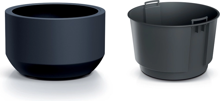 Practical insert for easy watering and repotting