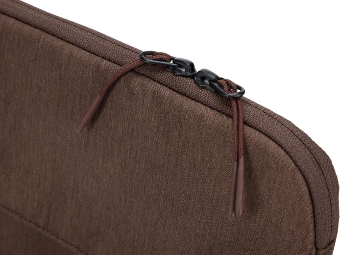 Quick access and secure zip closure