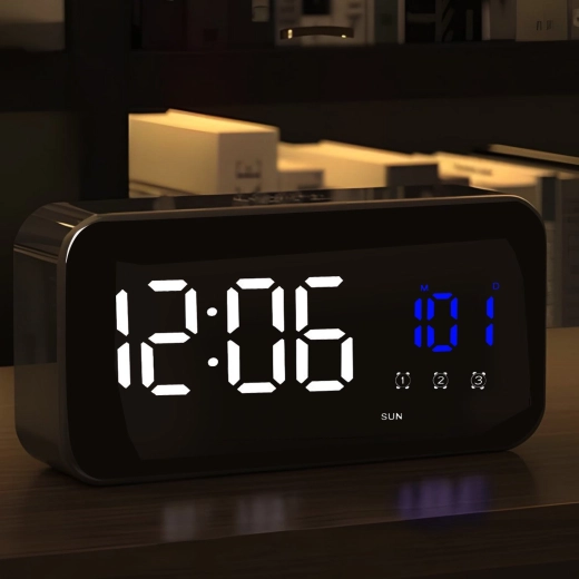 3 brightness levels + power-saving mode when running on batteries