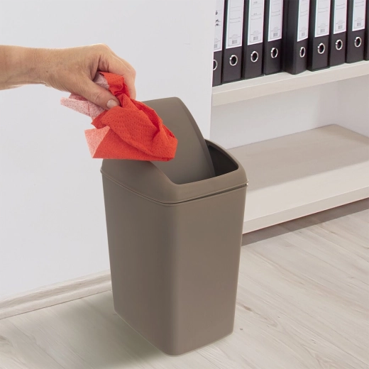 Swing lid for convenient waste disposal