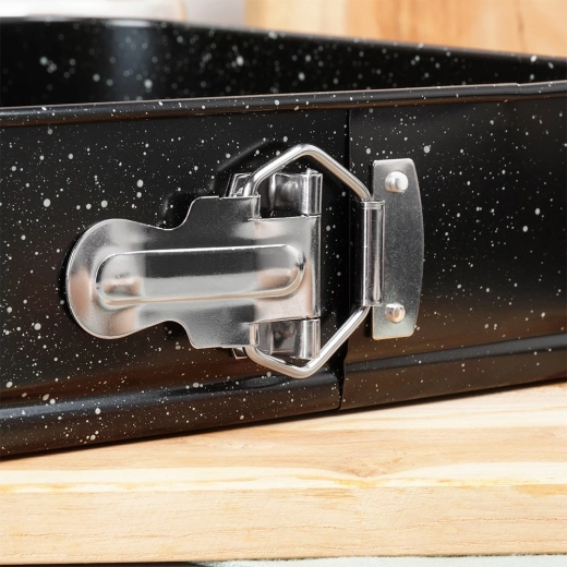 Lengvas išėmimas dėl atsegamų šonų