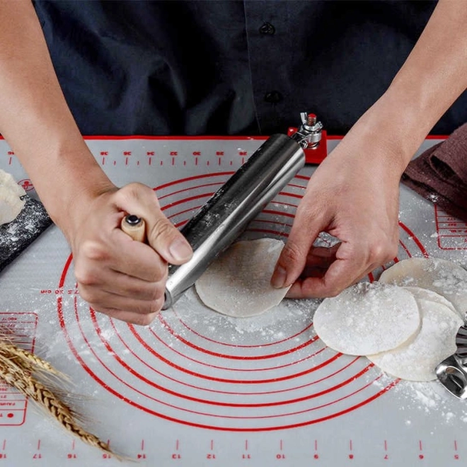 Single-Handed Dough Roller