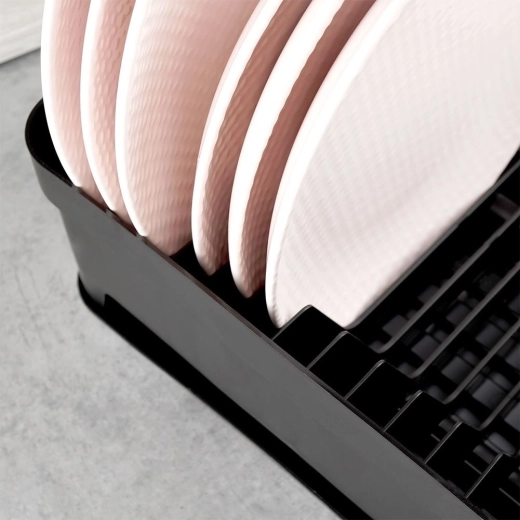 Vieta iki 11 lėkščių ir erdvė puodeliams