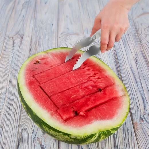Slicer and serving tongs in one