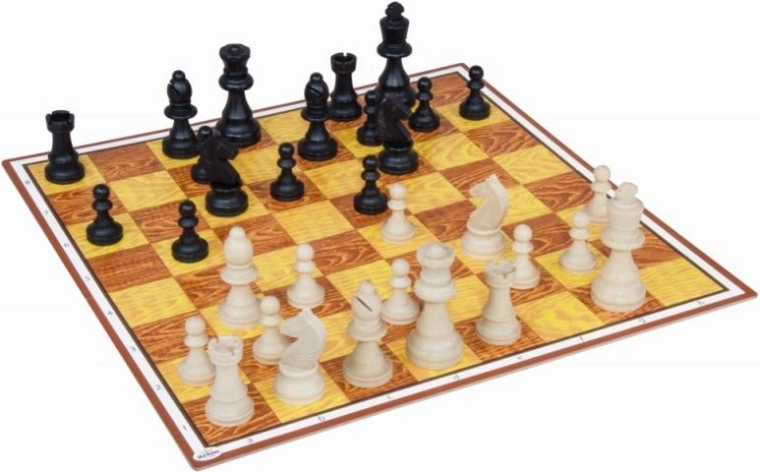 Classic 35 × 35 cm chessboard