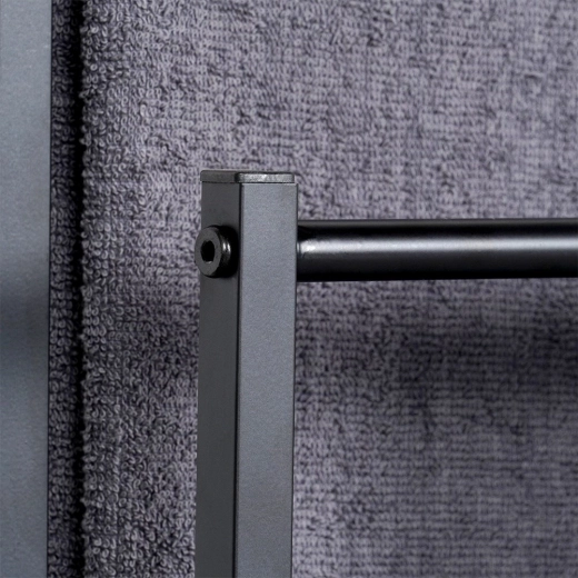 Tvirta metalinė konstrukcija su matiniu paviršiumi