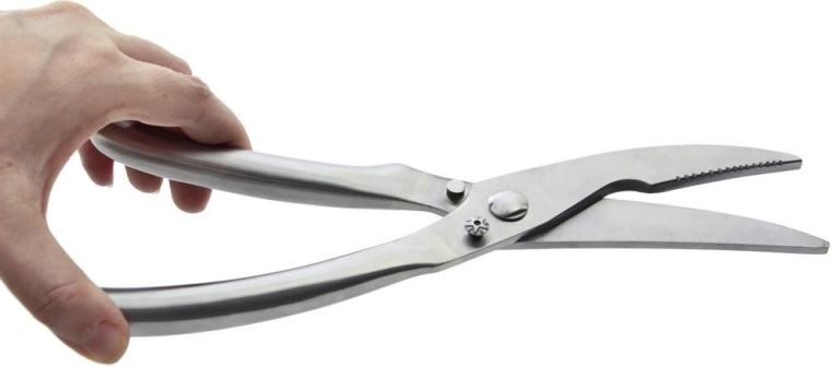 Comfortable grip and stable pivot