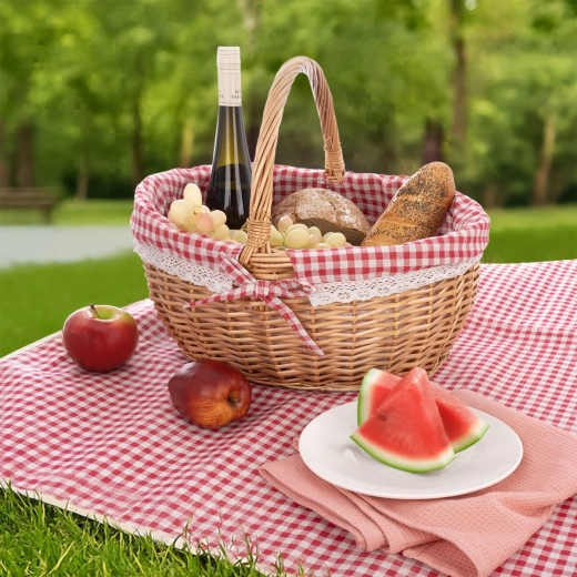 An ideal companion for picnics and trips