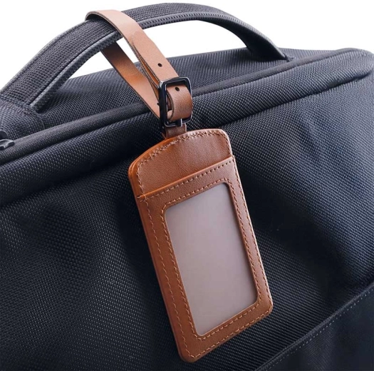 Discreet design like a traditional name tag