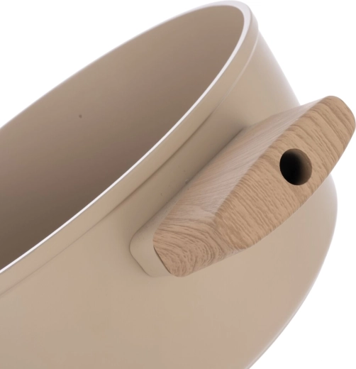 Comfortable side handles with wood-look finish