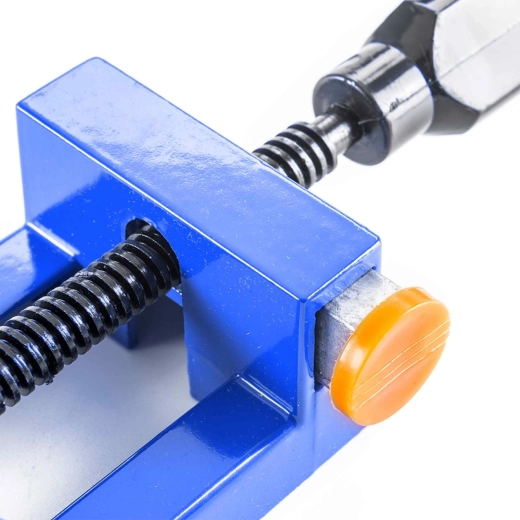 Sturdy screws and durable aluminum construction