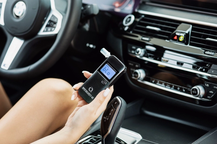 Practical use while traveling and in the car