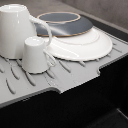 Flexible silicone and stable grip
