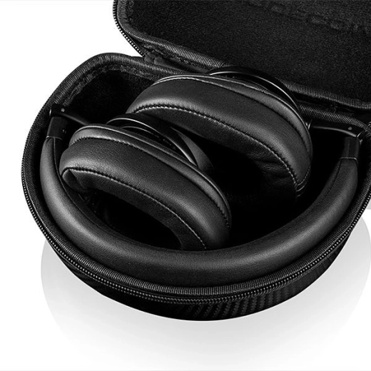 Foldable design and hard travel case